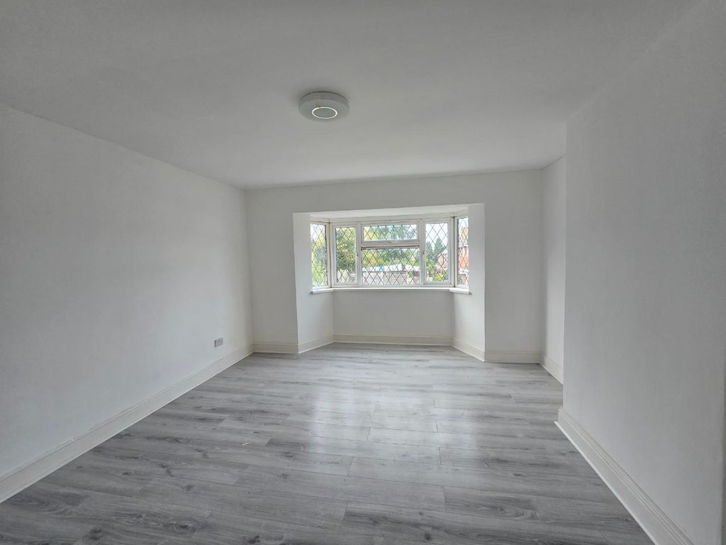 Property photo 3 of 11 20251022_102229.Jpg