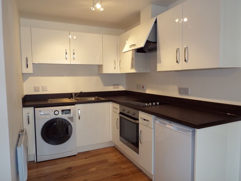 Property photo 2 of 7 Kitchen