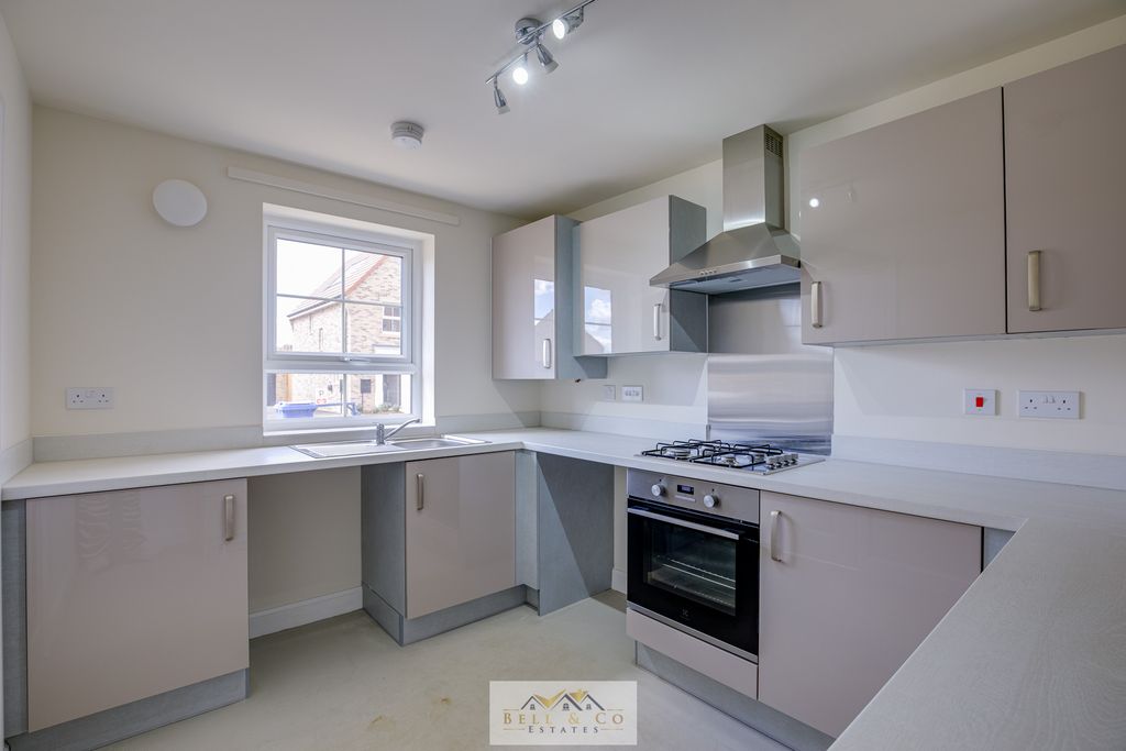 Property photo 2 of 24