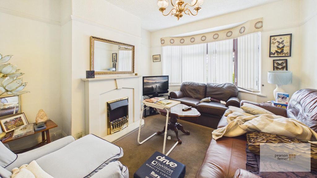 Property photo 2 of 7 Living Room