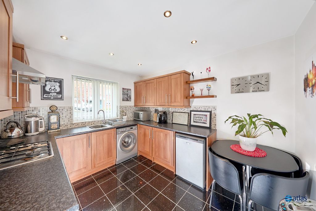 Property photo 2 of 13 Kitchen