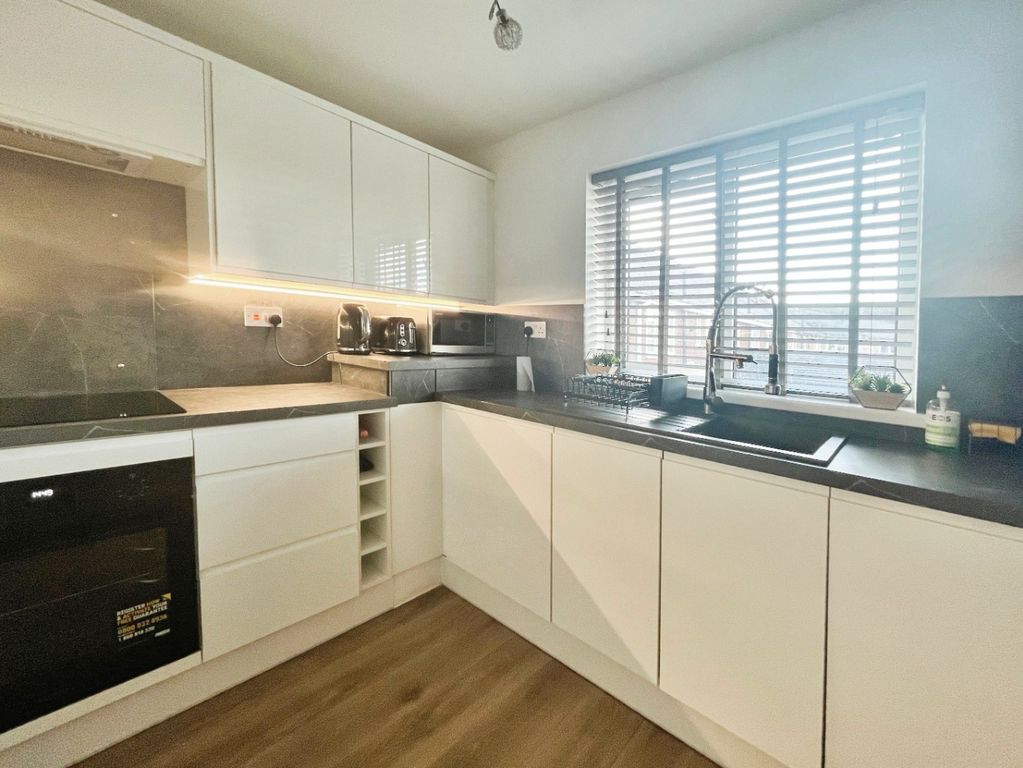 Property photo 1 of 14 3850971