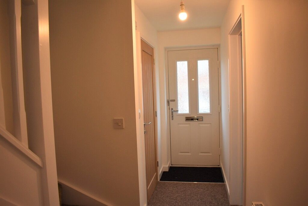 Property photo 3 of 13 Entrance Hall
