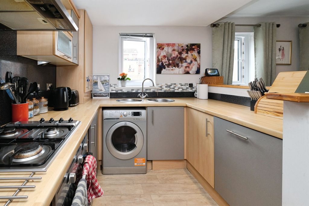 Property photo 2 of 14