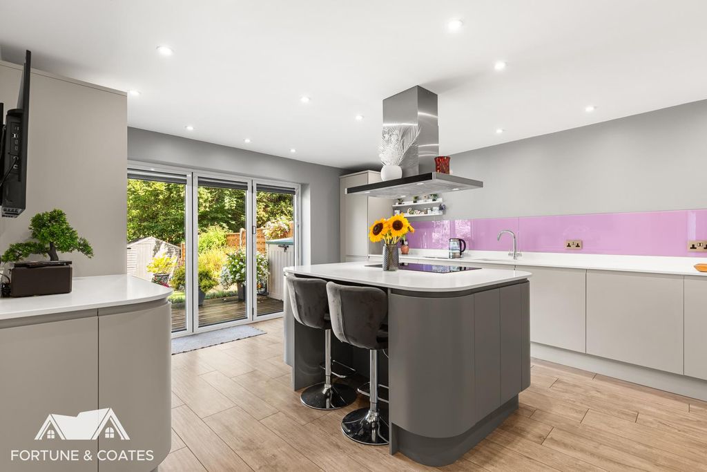 Property photo 2 of 40 Watersmeet_1.Jpg