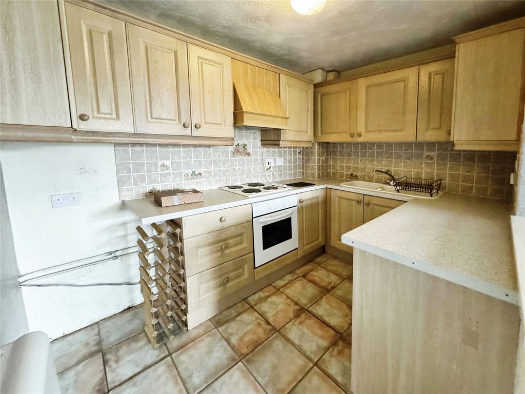 Property photo 2 of 6 Kicthen