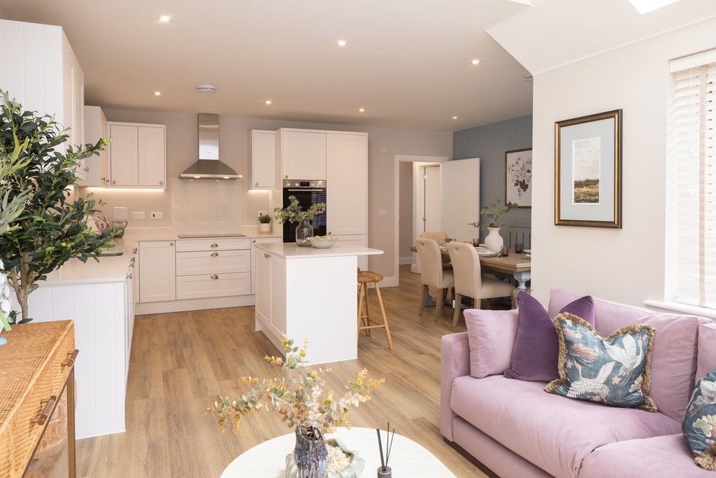 Property photo 2 of 14 Birchwood, Farnham