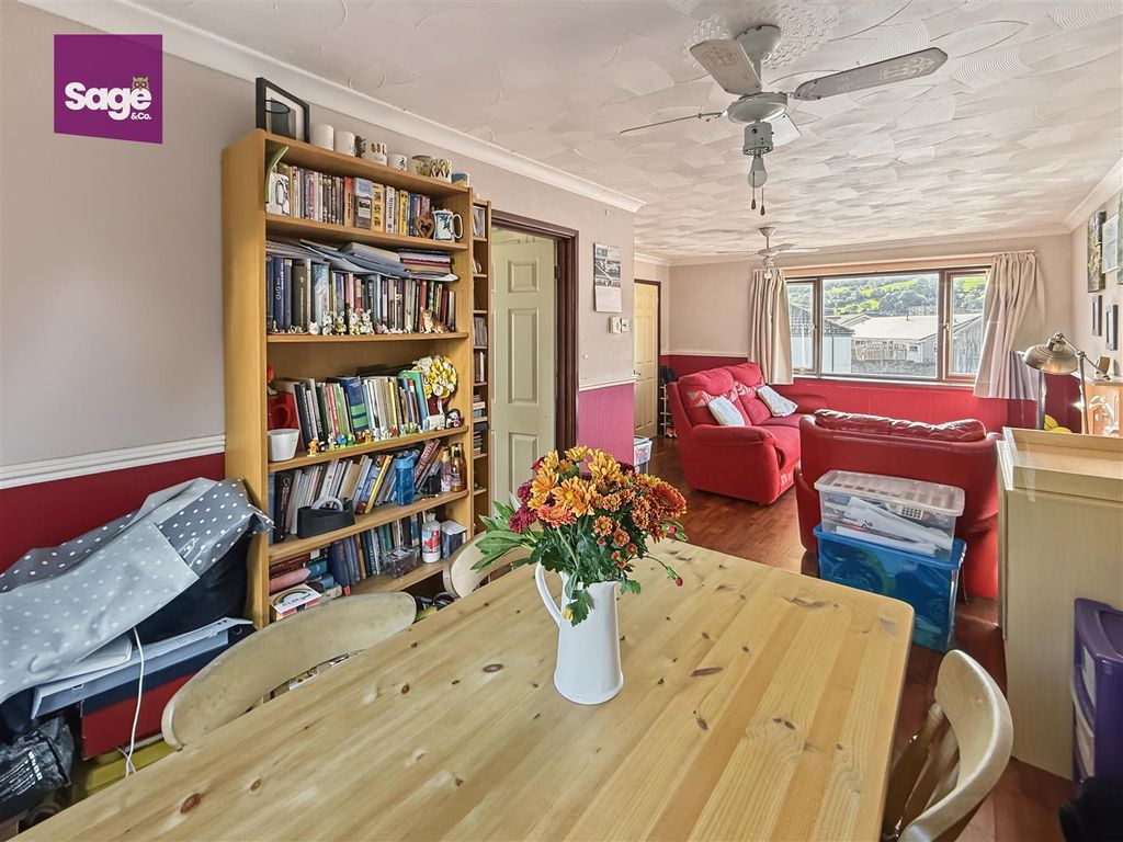 Property photo 3 of 29