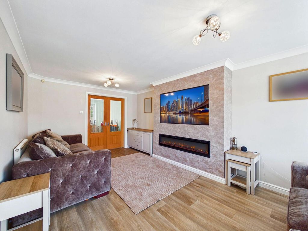 Property photo 3 of 19 Living Room