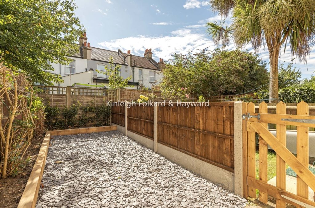 Property photo 2 of 7 c736528c-Da19-4Fc7-9
