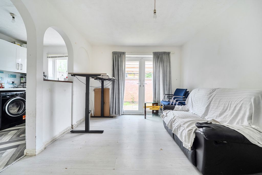 Property photo 3 of 11 1464895-11-6A0F3c...