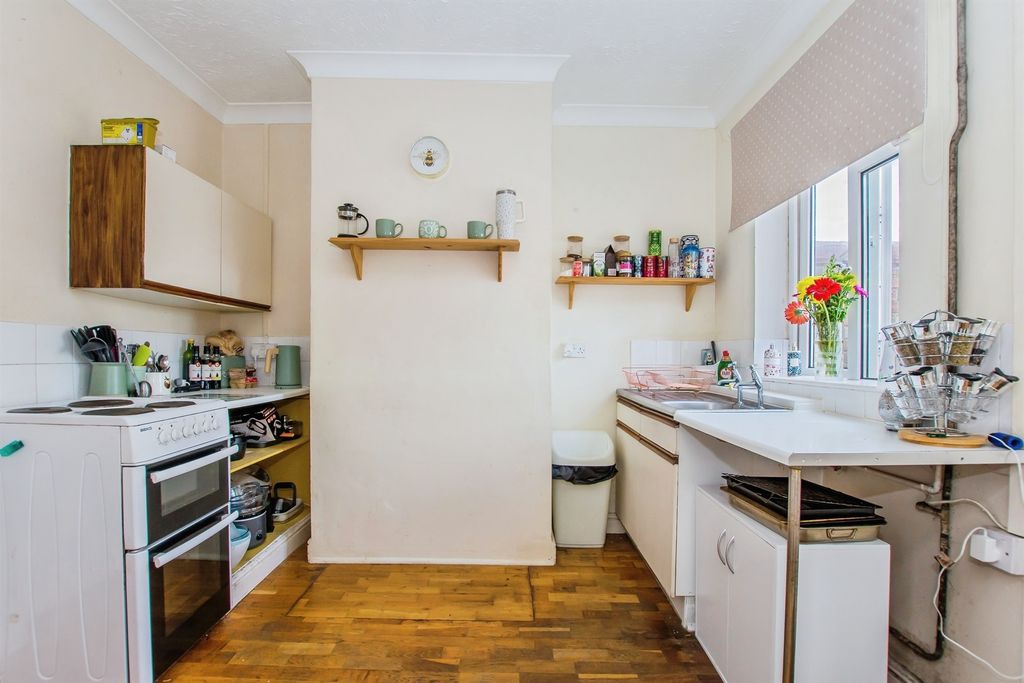Property photo 2 of 17