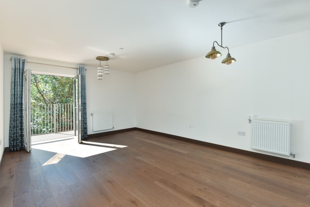 Property photo 3 of 15 4471185