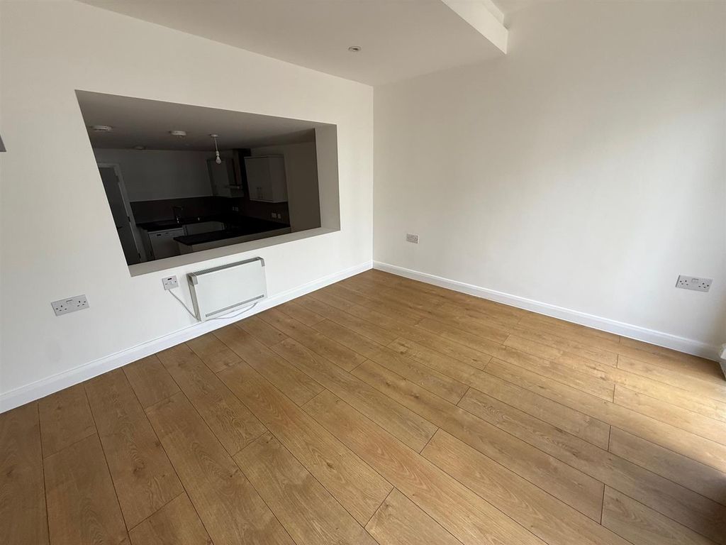 Property photo 3 of 9 2.Jpg