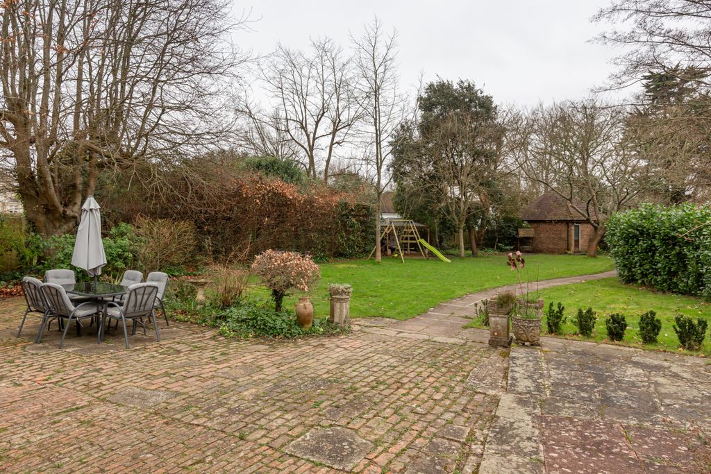 Property photo 3 of 26 Picture No. 03