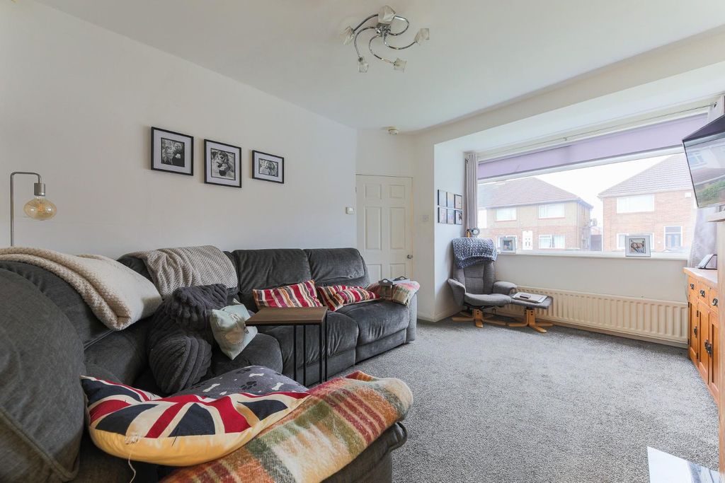 Property photo 2 of 10 Lounge.Jpg