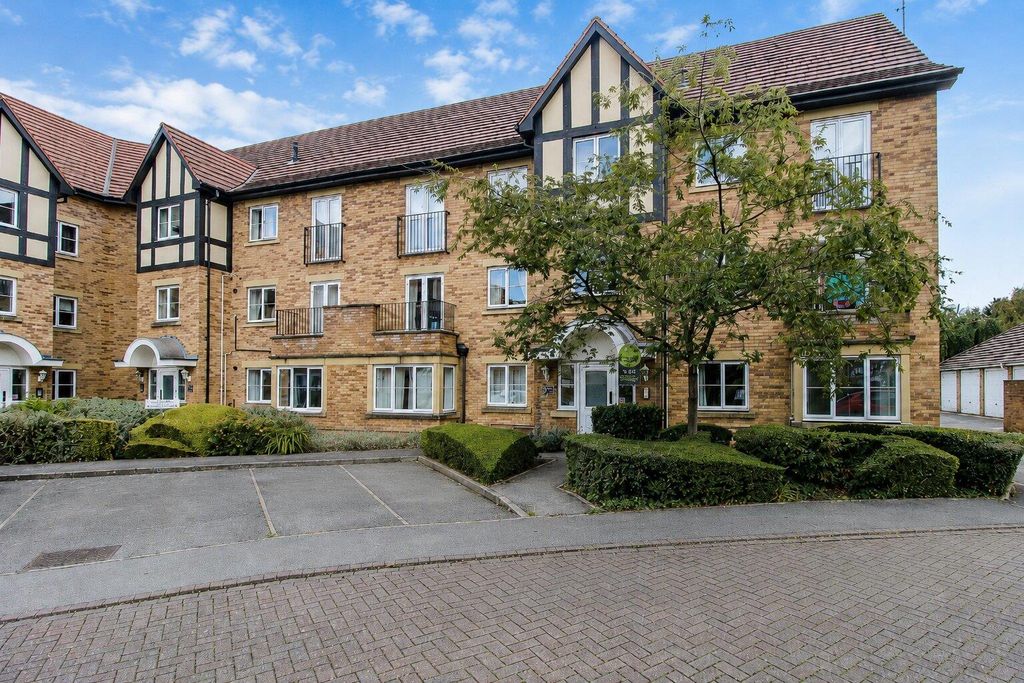 Property photo 1 of 8