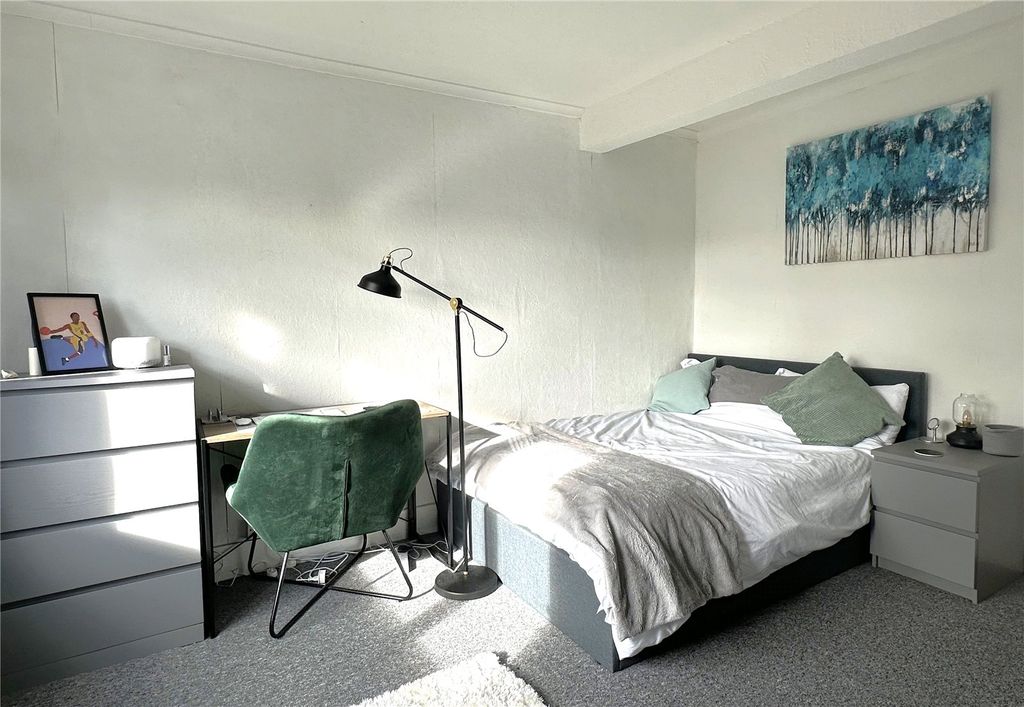 Property photo 3 of 6 Picture No. 16