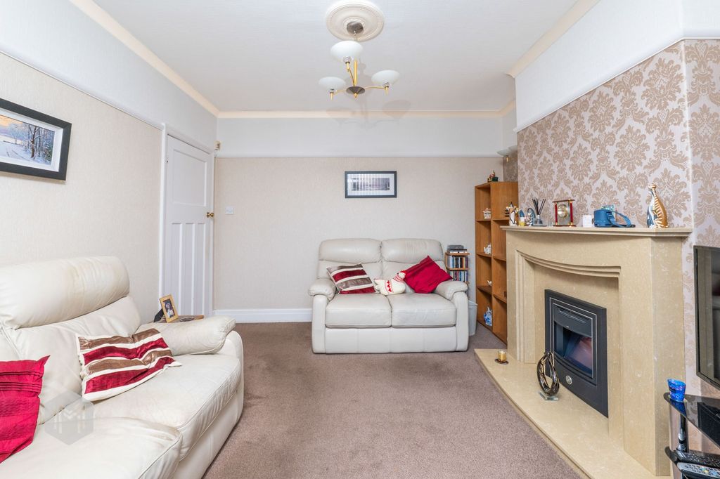 Property photo 3 of 20