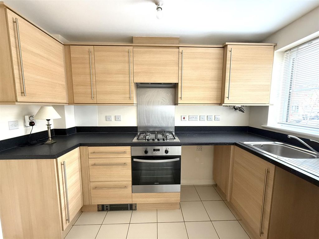 Property photo 2 of 14 37 Levett Kit 2.Jpeg