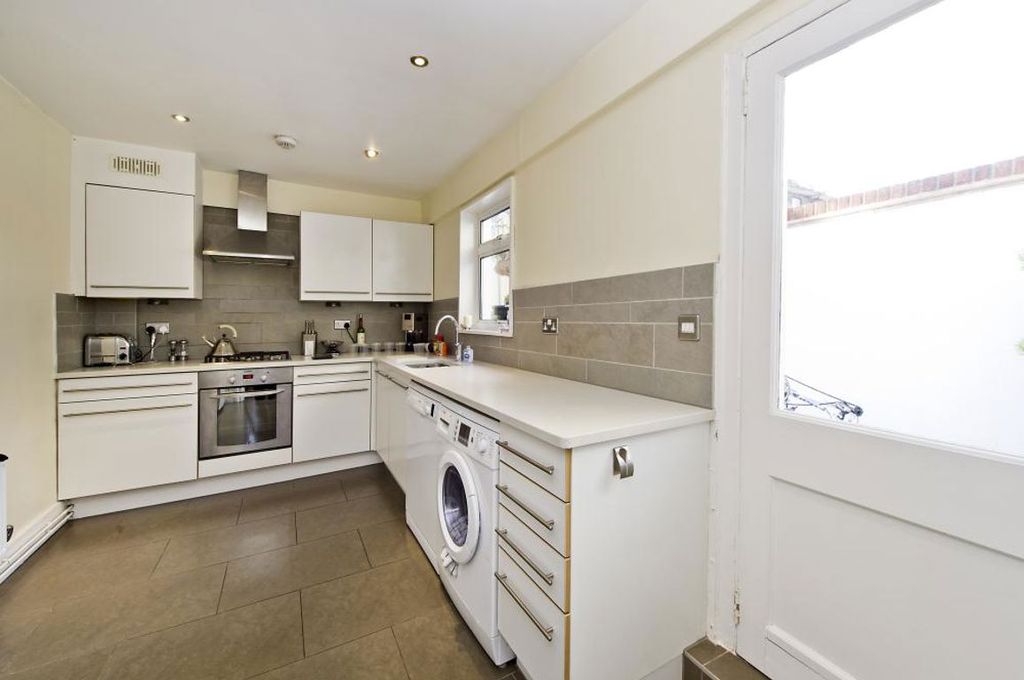 Property photo 2 of 7