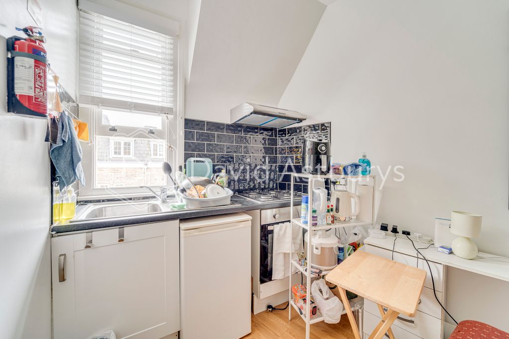 Property photo 3 of 9 Ndb08140_Enfused