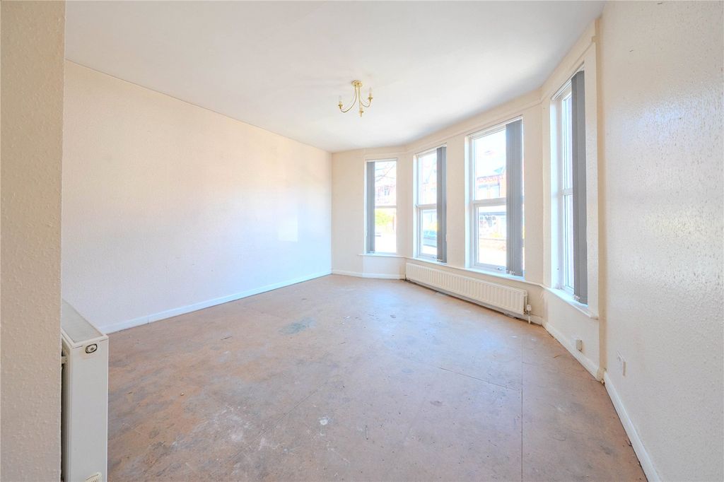 Property photo 3 of 21 Picture No. 07