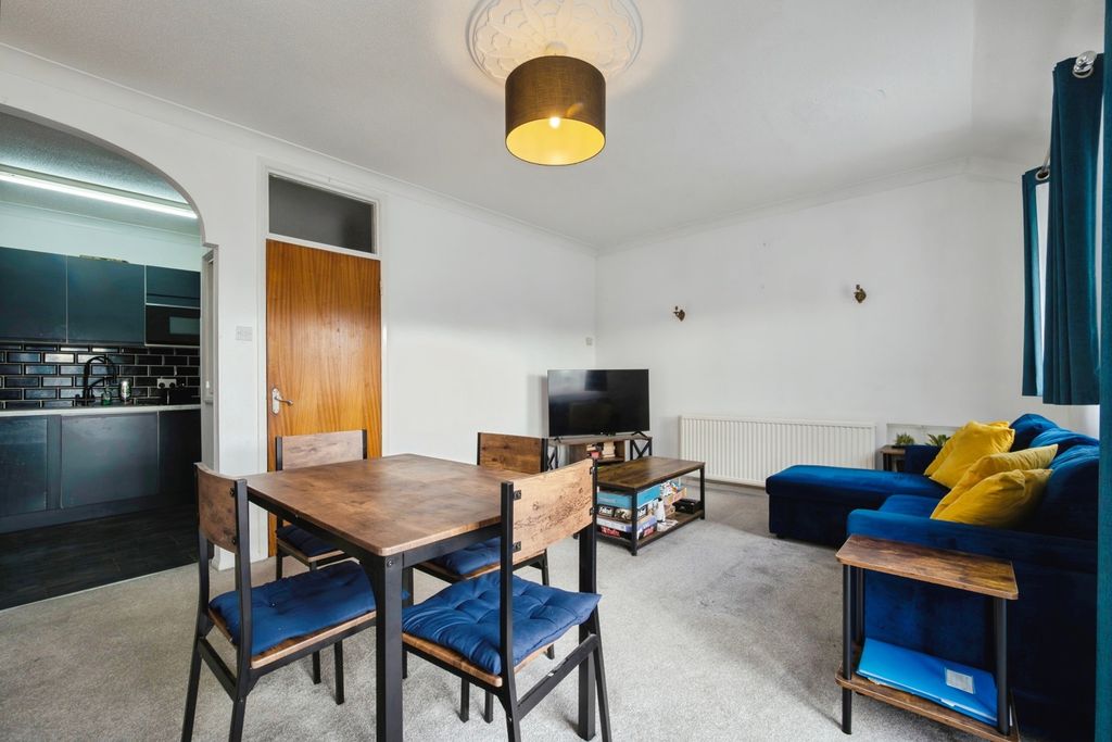 Additional image 7 of 2 bed flat for saleBeach Street, Dawlish, Devon EX7