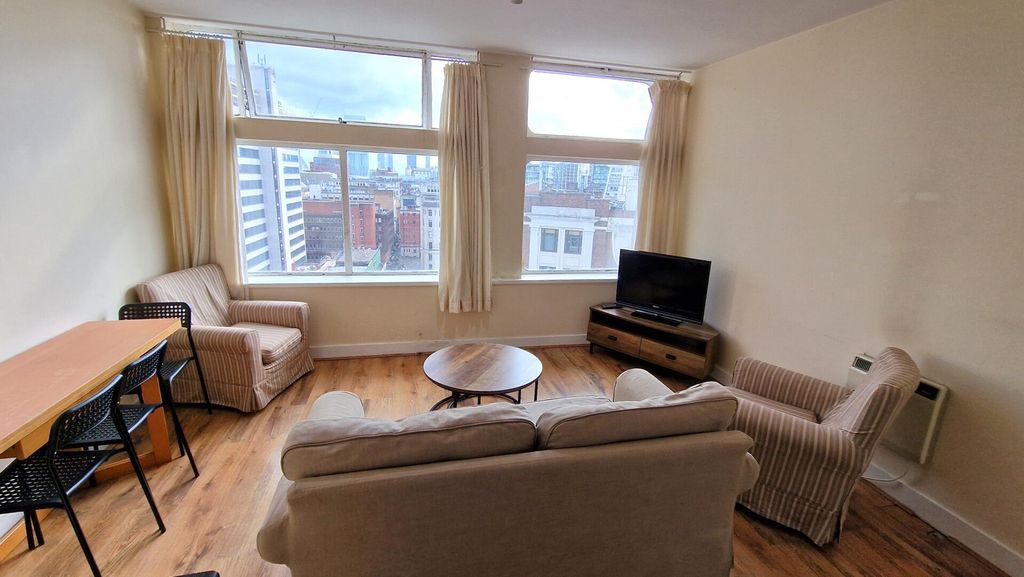 Property photo 2 of 31 Living Room