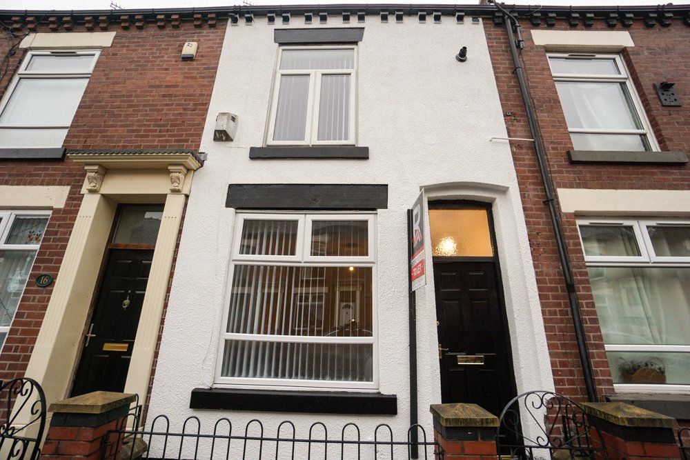 Property photo 1 of 8 Photo 8