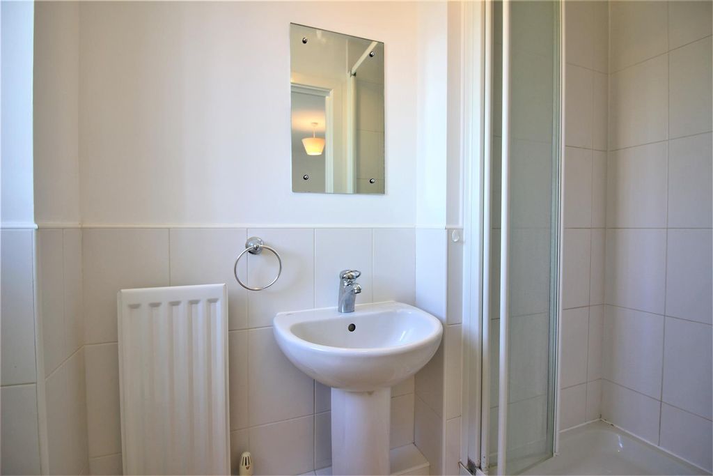Property photo 3 of 9 En-Suite Shower Room