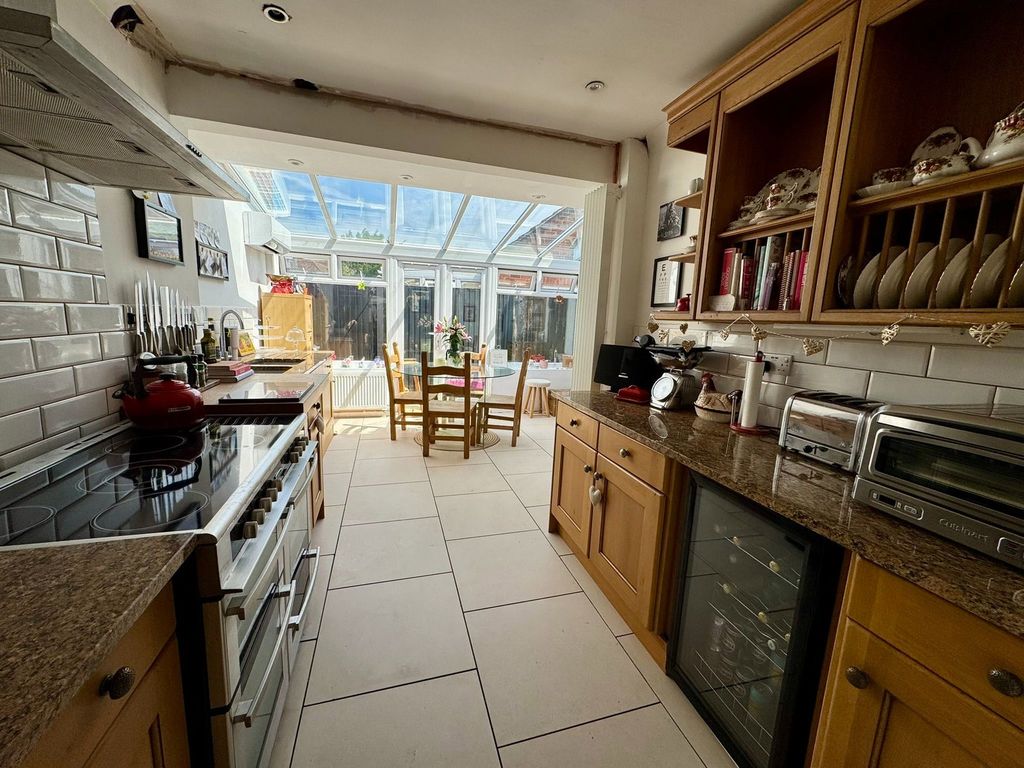 Property photo 3 of 25