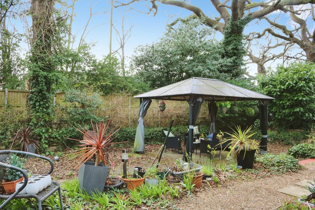 Property photo 2 of 22 Photo 15