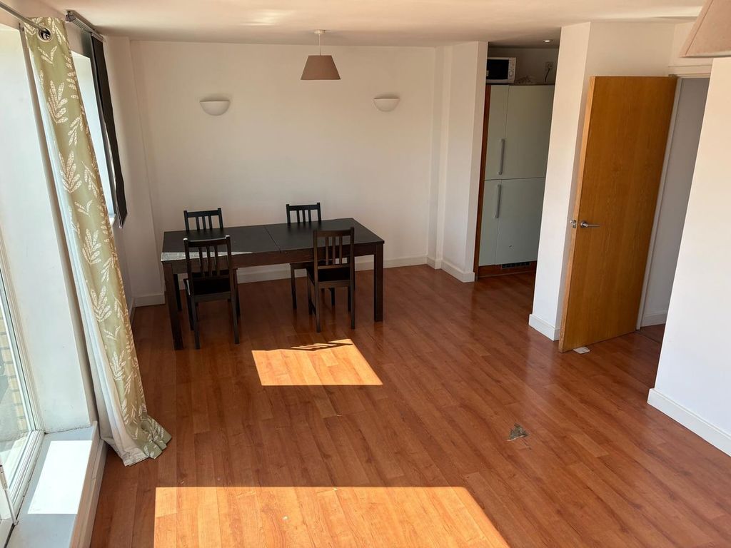 Property photo 3 of 8