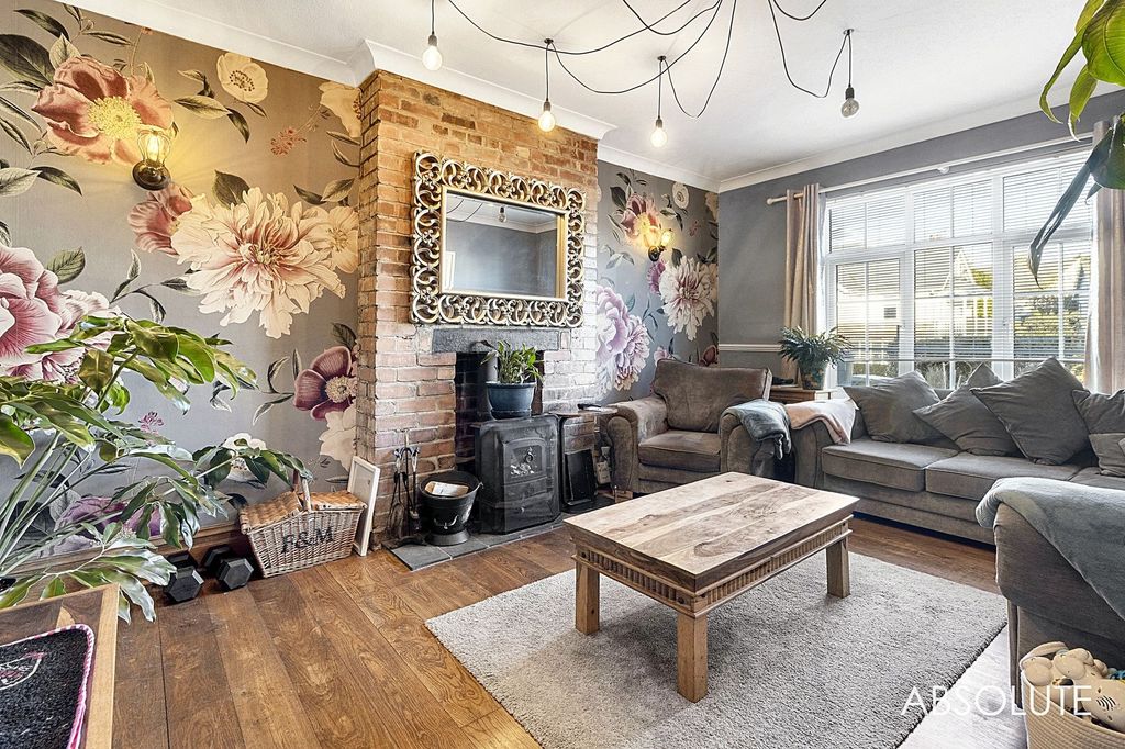 Property photo 2 of 25