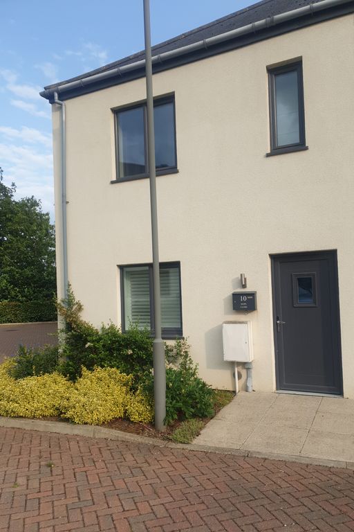 Property photo 1 of 9