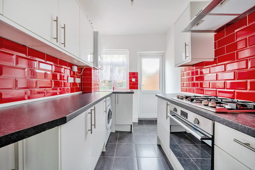 Property photo 3 of 19 1370783-9-68F637964E051.Jpg