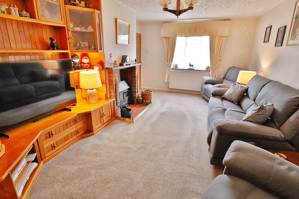 Property photo 3 of 16