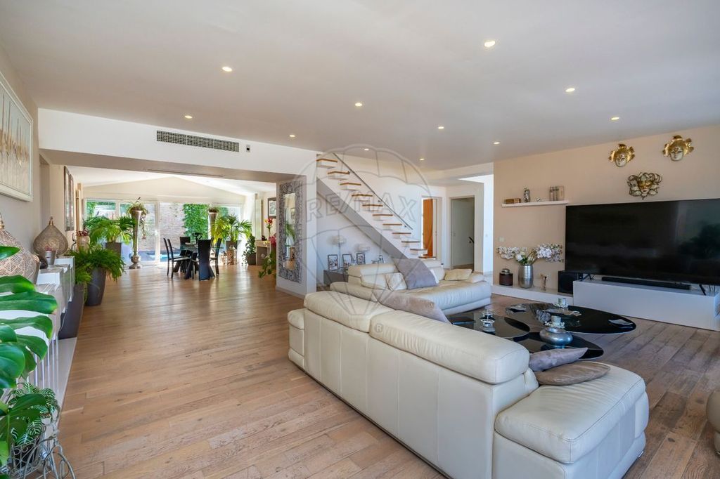 Property photo 3 of 48