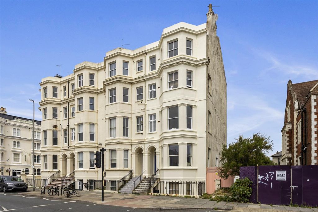 Property photo 1 of 18 St Catherines Terrace, 13 Flat 4-021(1).Jpg