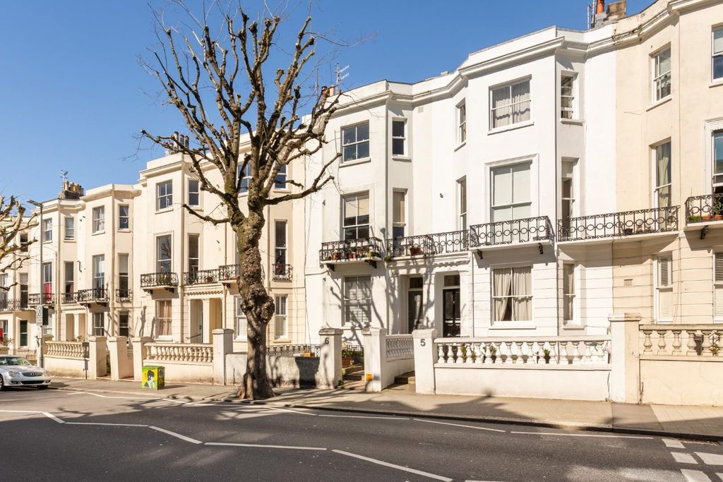 Property photo 1 of 17 Goldsmid Road-18.Jpg