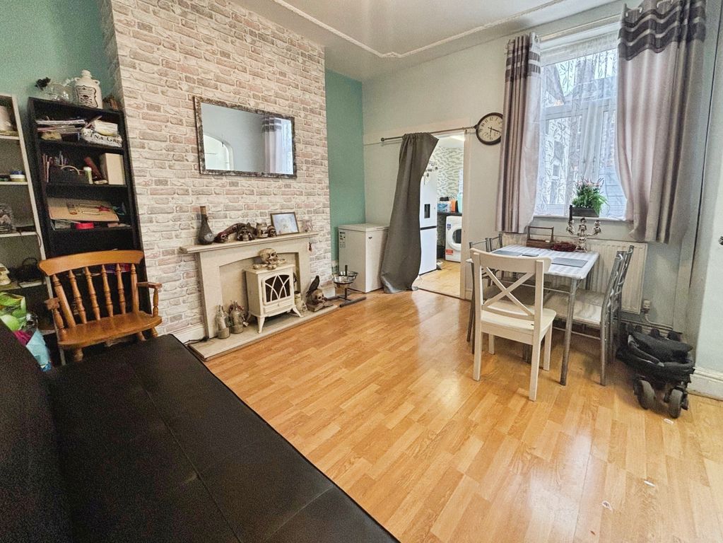 Property photo 3 of 19 4
