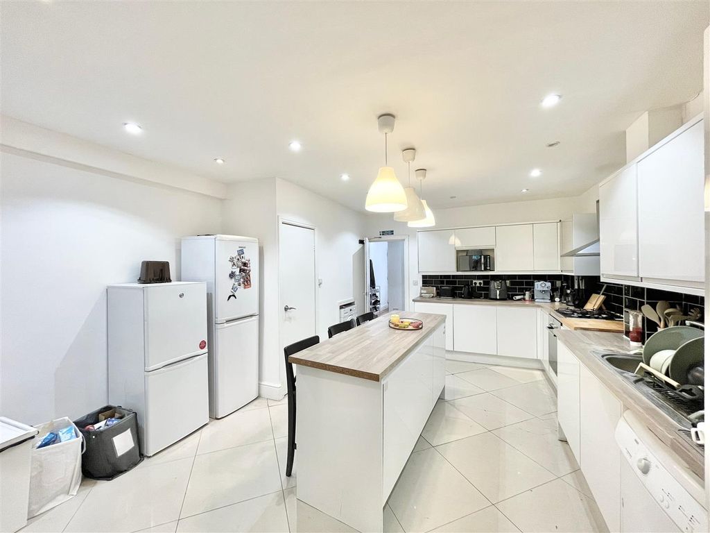 Property photo 2 of 12 Whatsapp Image 2025-09-18 At 14.14.53 (1).Jpeg