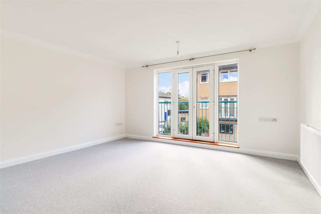 Property photo 2 of 12 Img (7).Jpg