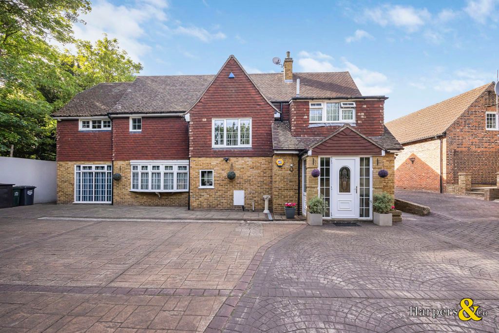 Property photo 1 of 75 Photo 70