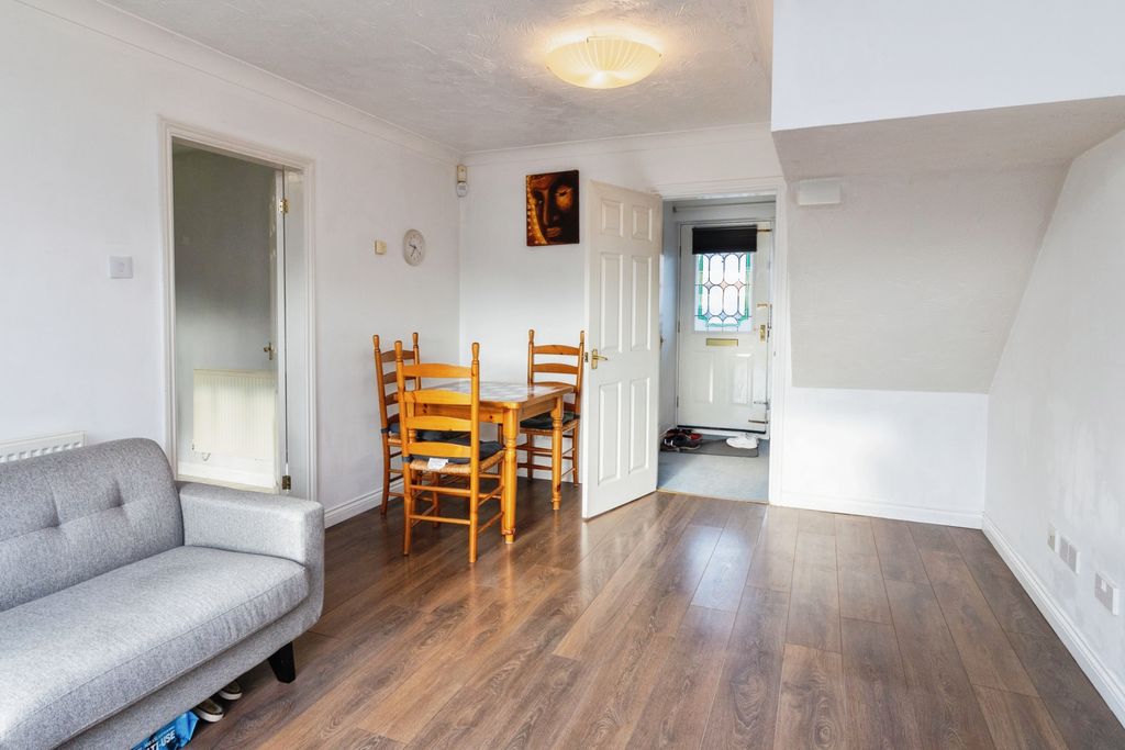 Property photo 2 of 16 Img_4511