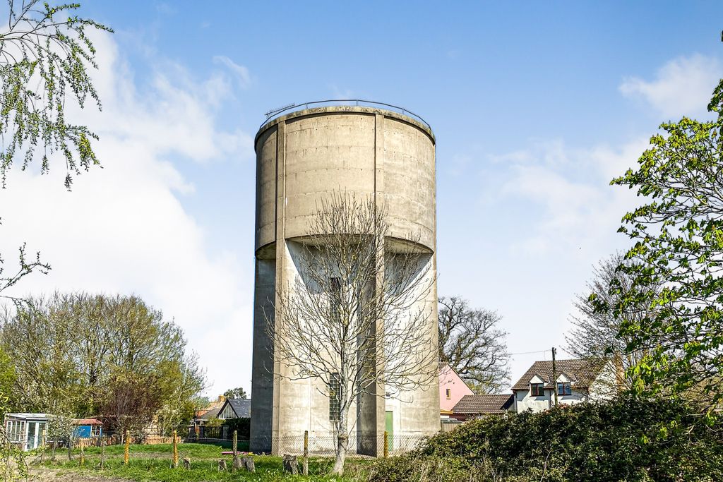 Property photo 2 of 8 Perry Water Tower, The Drive, Perry, Huntingdon Pe28 0Ss