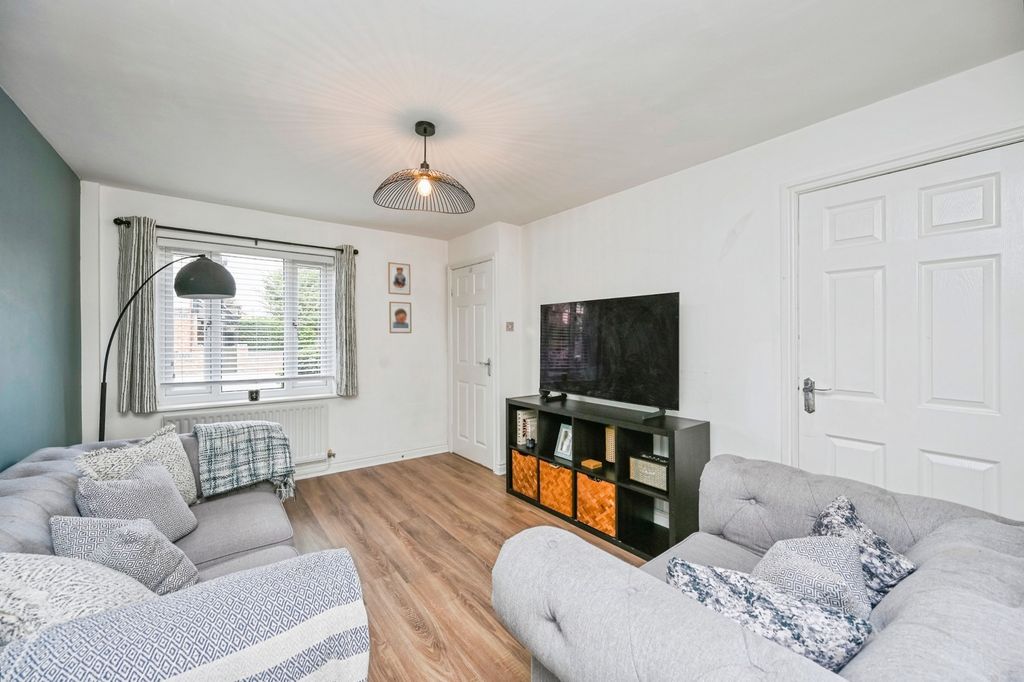 Property photo 2 of 20 Pbox-Img.Jpg