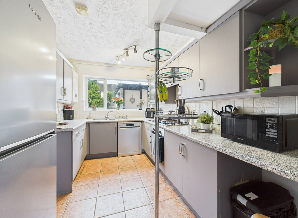 Property photo 3 of 17 Cam01698G0Pr0142Still008001