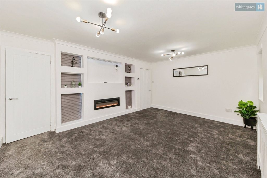 Property photo 2 of 16 Picture No. 11